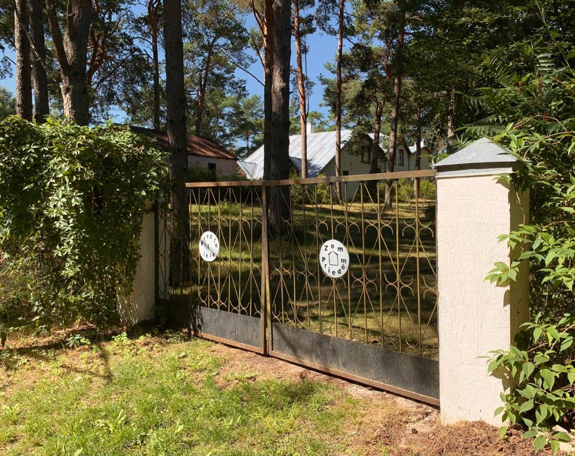 Zem Priedem Villa Lapmežciems Eksteriør bilde